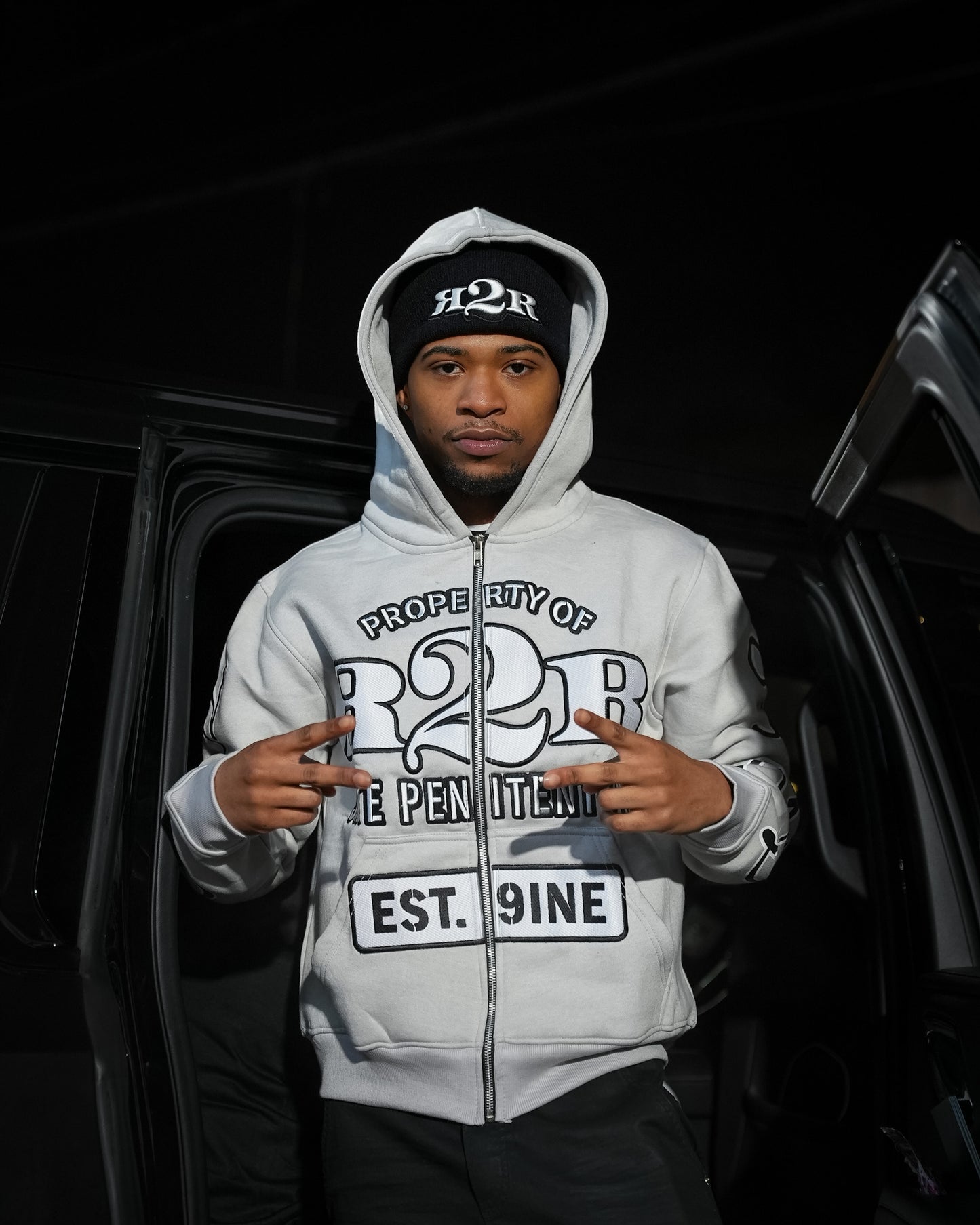 R2R x 9ine Starz : Property of R2R Zip Up (Grey)